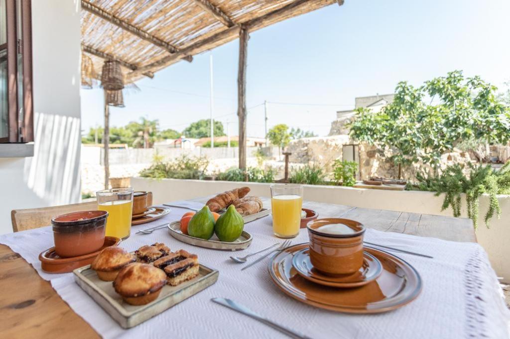 Bed and Breakfast Trullo Santovia Сант'Ізідоро Екстер'єр фото