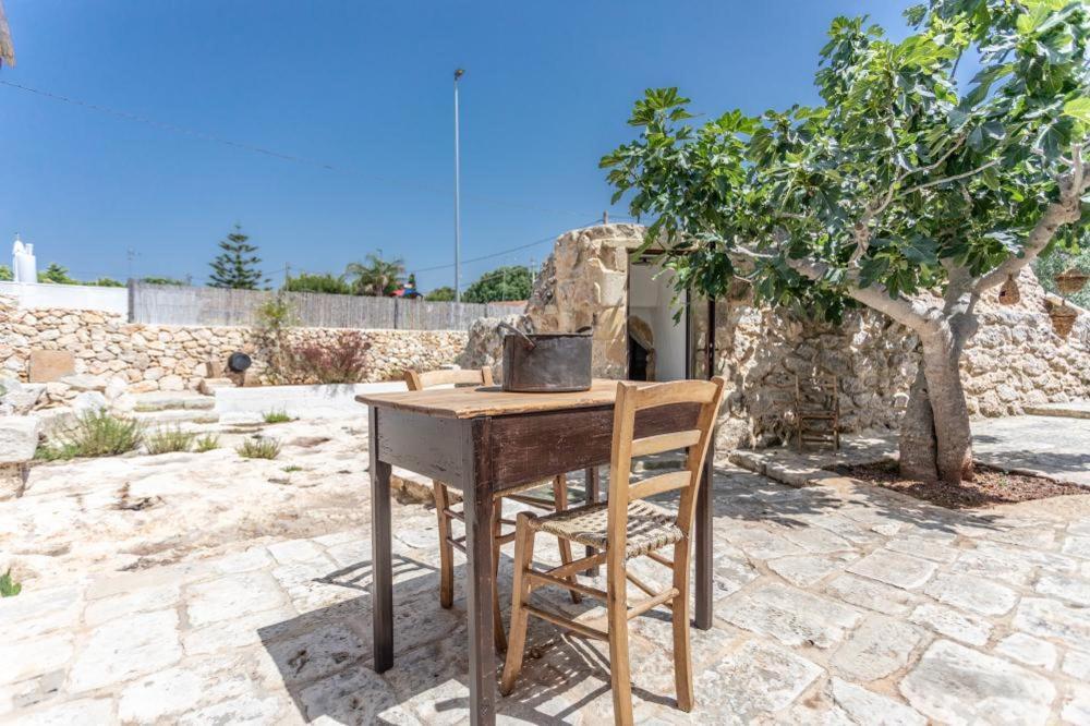 Bed and Breakfast Trullo Santovia Сант'Ізідоро Екстер'єр фото